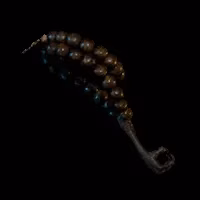 finding-obsidian-prayer-beads-in-avowed-a-hidden-emerald-stair-quest-guide-image-0